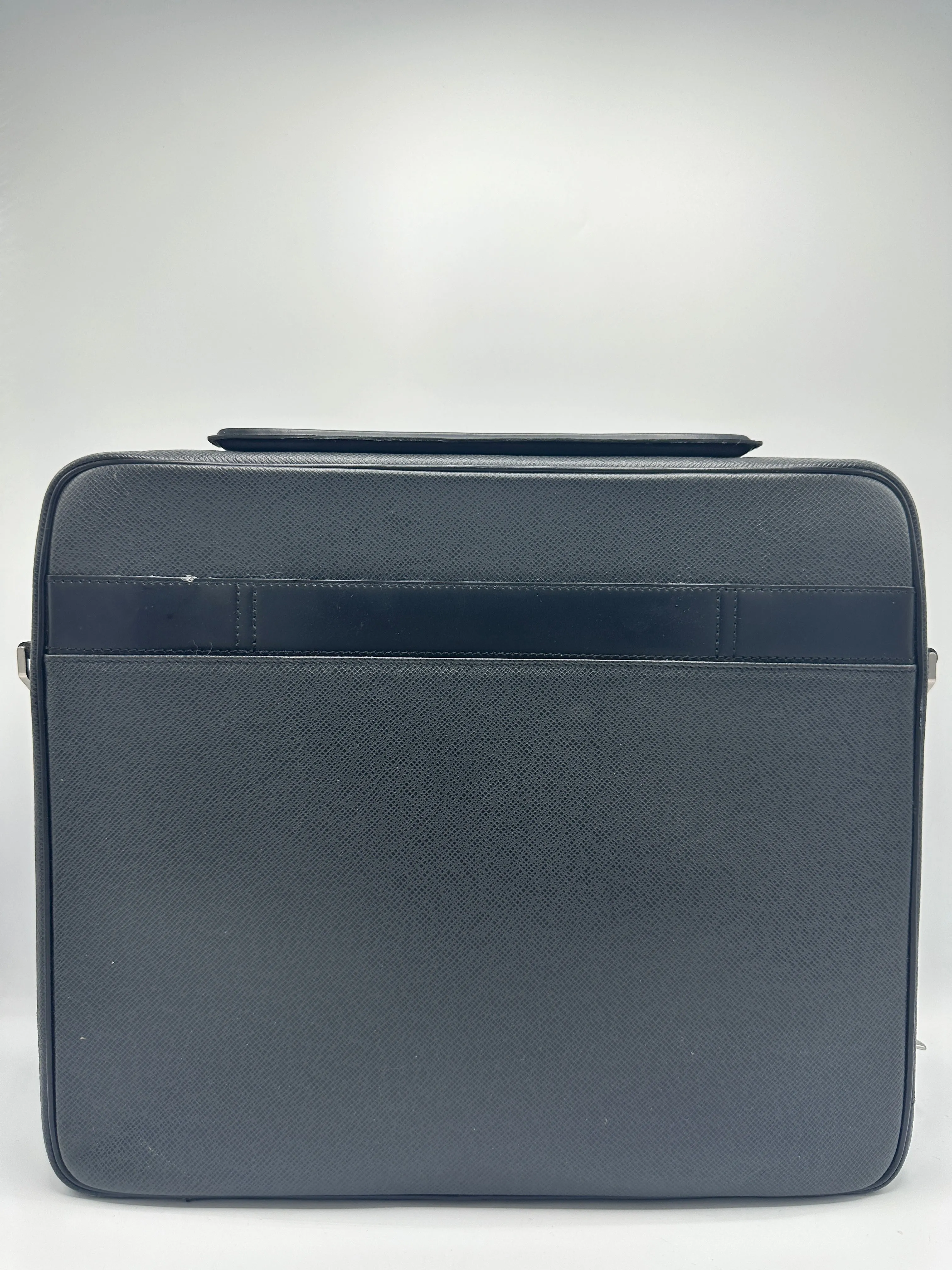 Black Taiga Business Bag