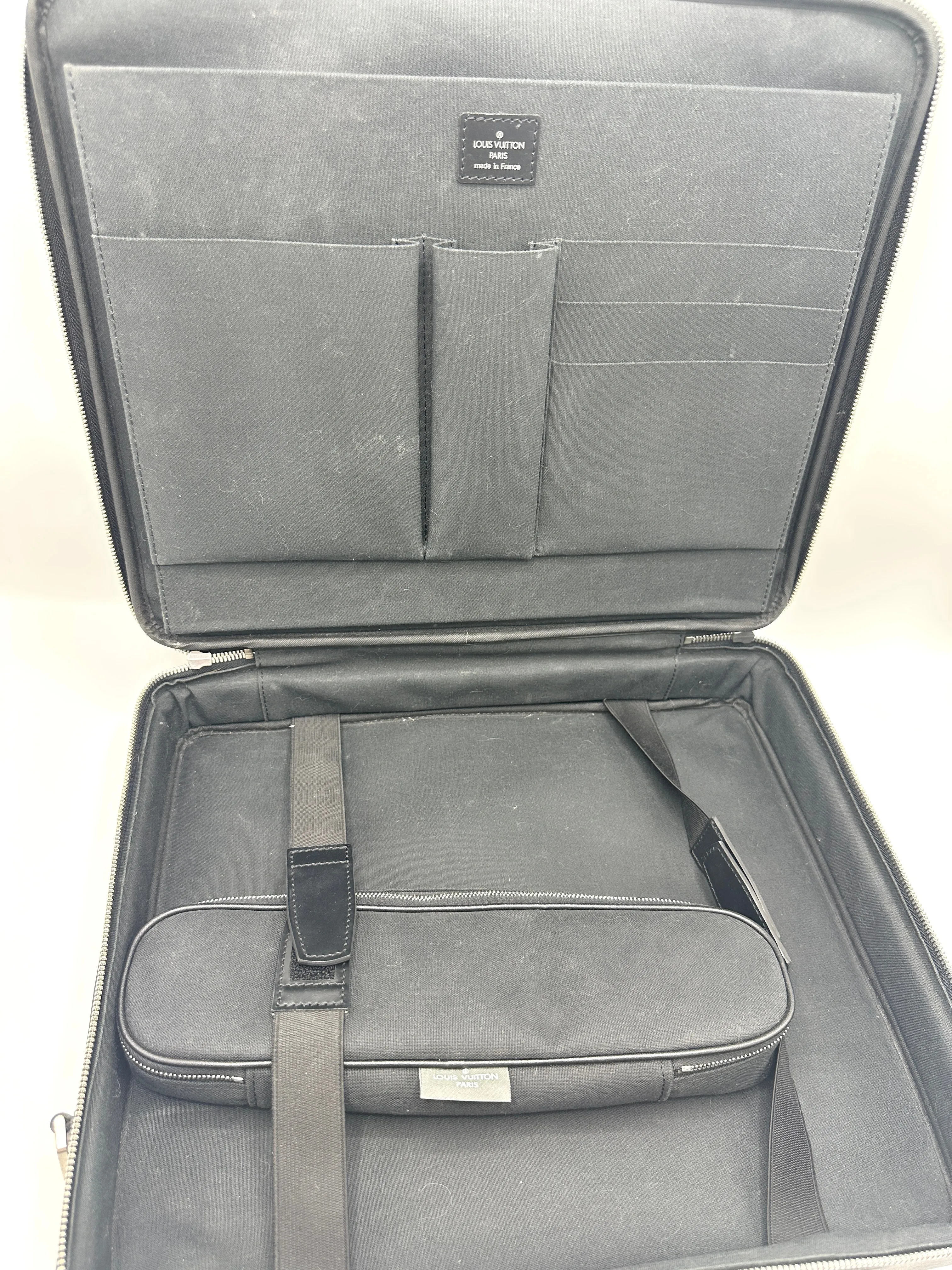 Black Taiga Business Bag